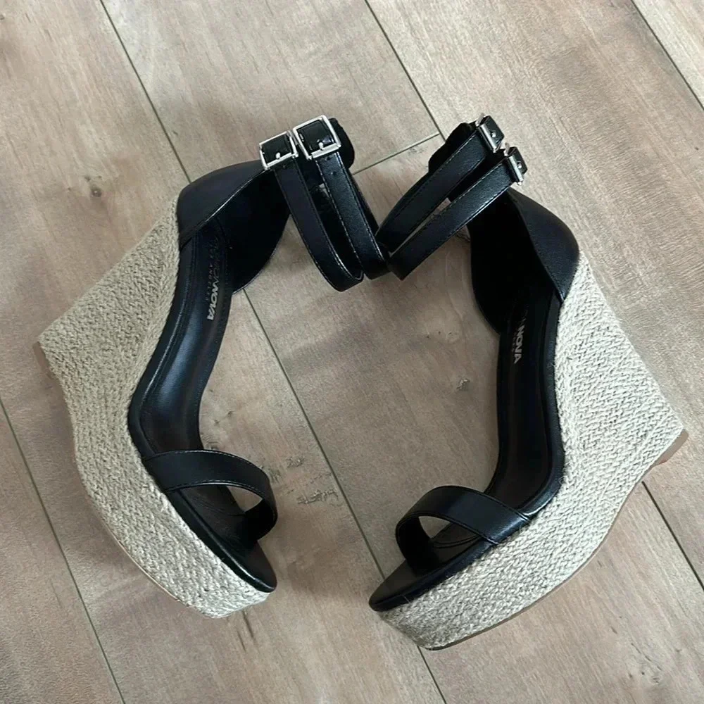 NEW Fashion Nova Never Alone Wedge in Black Strappy Sz 9